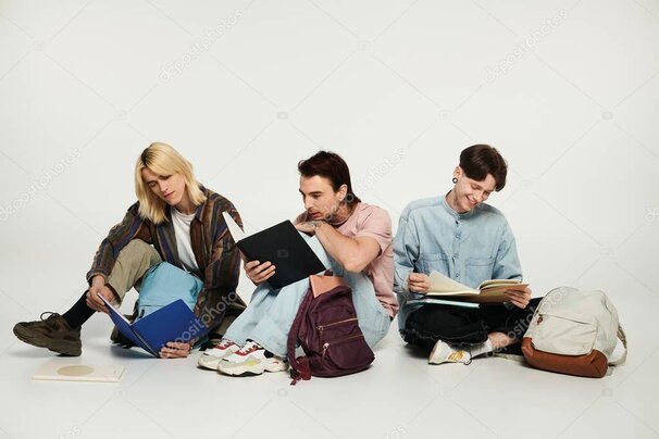 Biblioteca comunale con persone che leggono